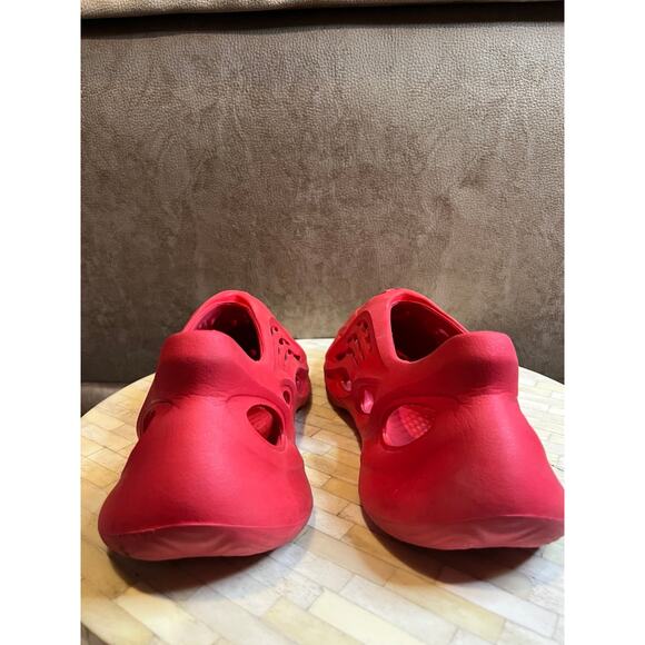 Adidas Yeezy Foam Runner \'Vermilion\' main image 5